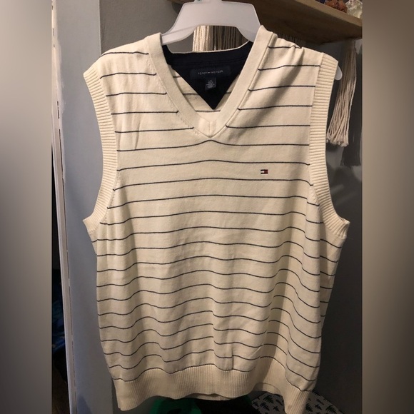 ✨2 for $25✨ Tommy Hilfiger striped sweater  vest perfect condition size large - Picture 1 of 4